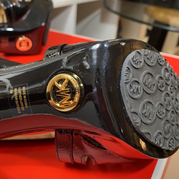 Michael Kors High Heel Shoe brand new tried on not used. - Picture 7 of 13